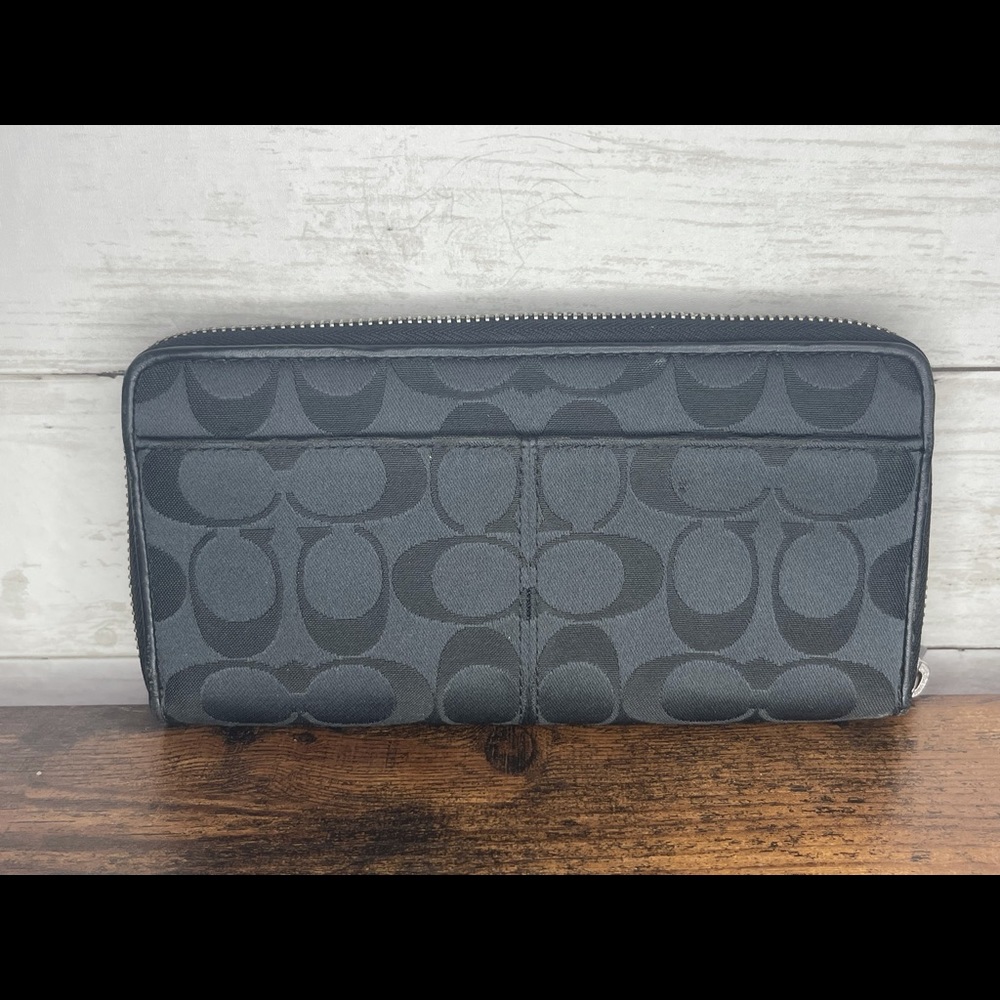 Coach Wallet - Picture 4 of 5